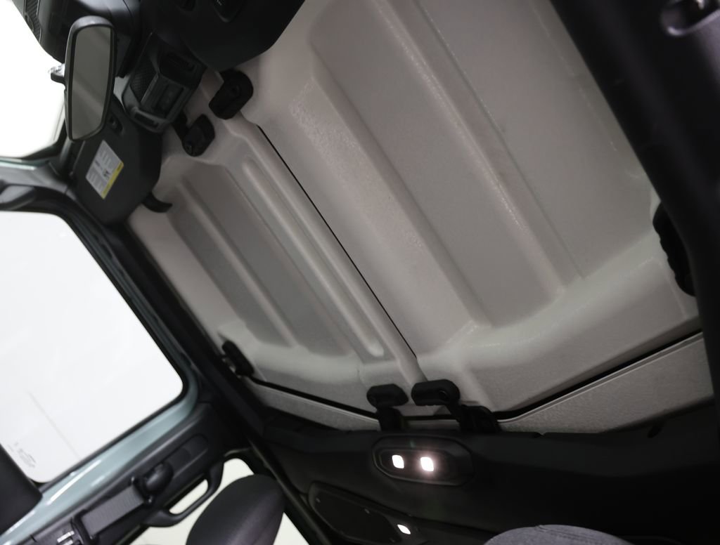 Used 2024 Jeep Wrangler Sport S image 3