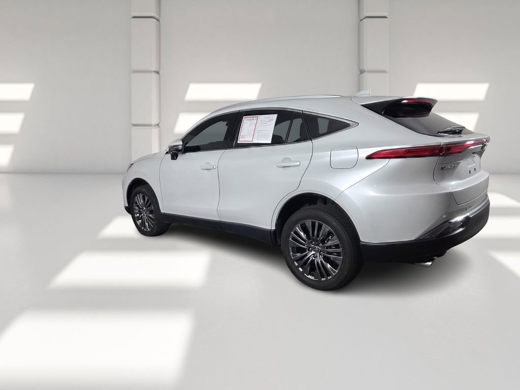 Used 2024 Toyota Venza XLE AWD/4WD image 8