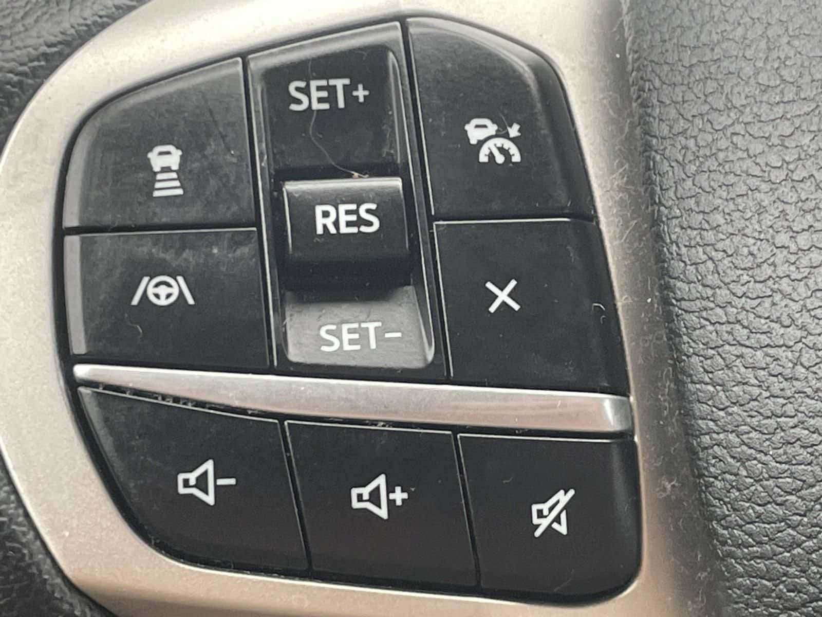 Used 2021 Ford Explorer Limited w/ Equipment Group 301A RWD image 27