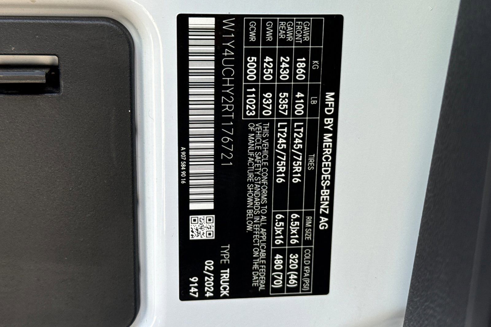 Used 2024 Mercedes-Benz eSprinter 170 Cargo image 27