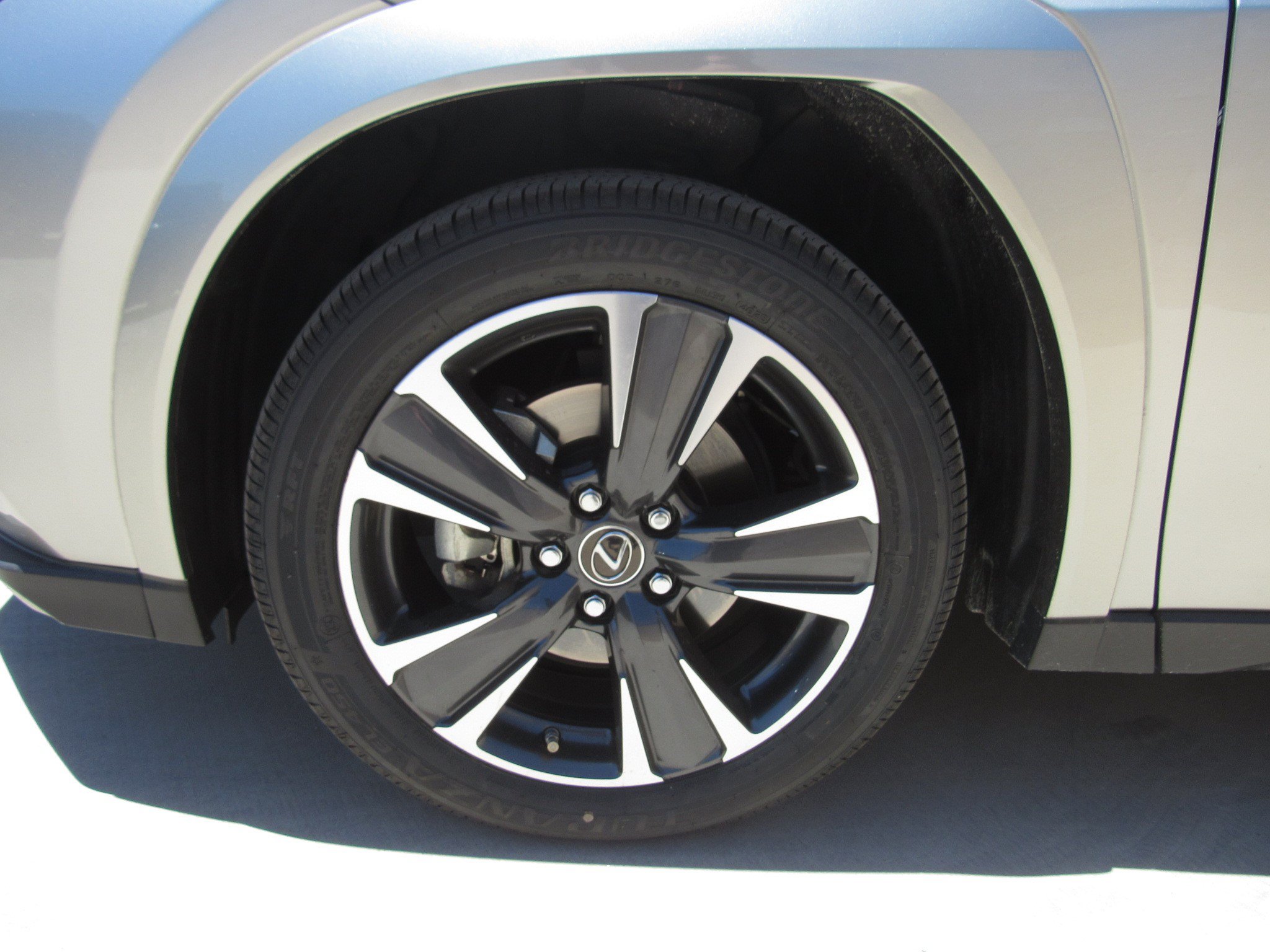 Used 2022 Lexus UX 250h w/ Luxury Package AWD/4WD image 4