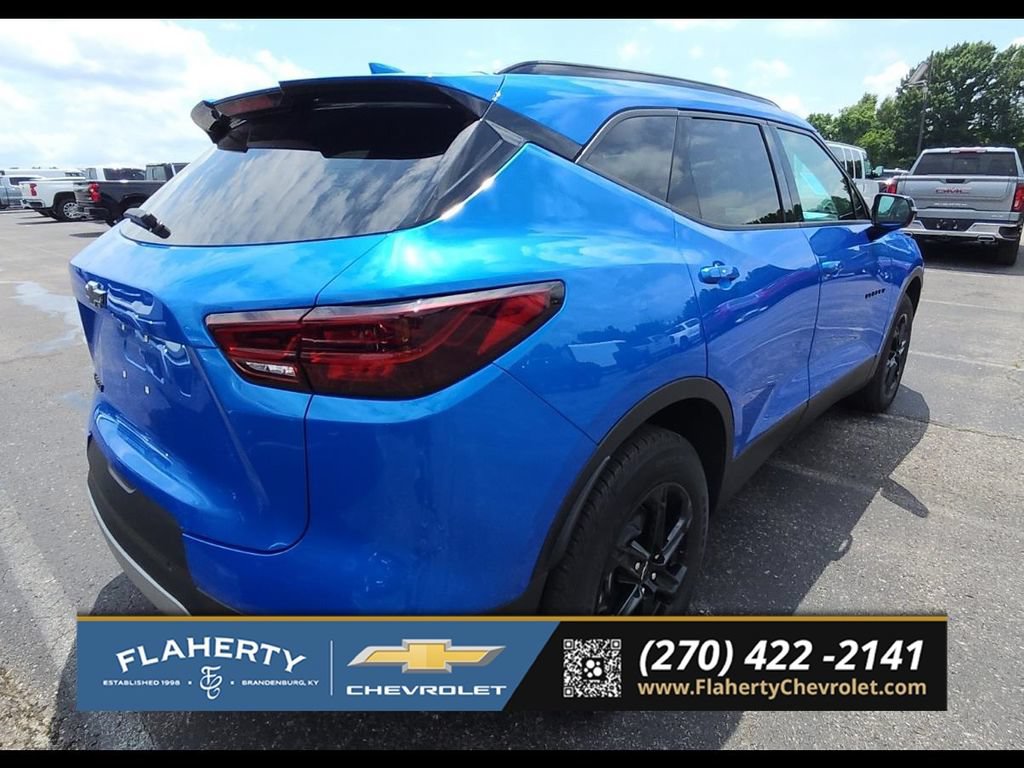 Used 2025 Chevrolet Blazer LT w/ Midnight/Sport Edition FWD image 5