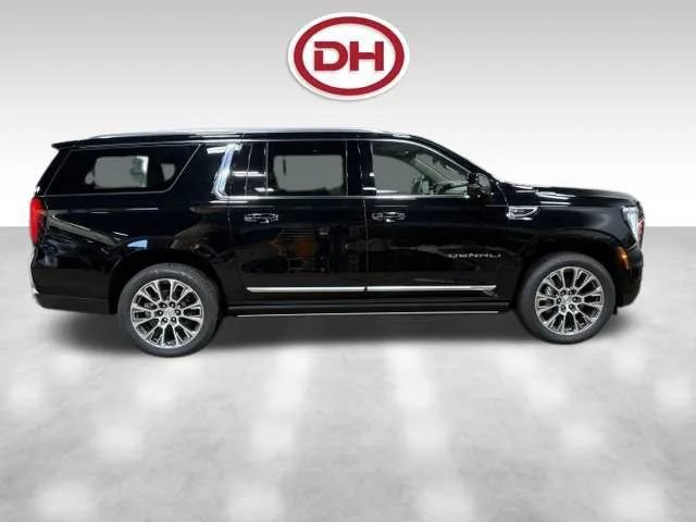 New 2026 GMC Yukon XL Denali w/ Denali Reserve Package AWD/4WD image 2