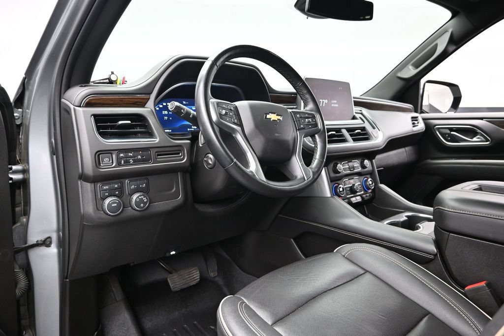 Used 2023 Chevrolet Suburban Premier AWD/4WD image 22