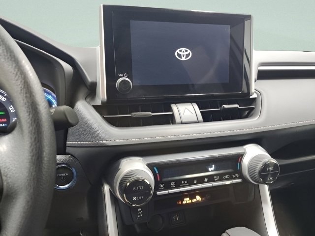 Used 2024 Toyota RAV4 XLE image 31