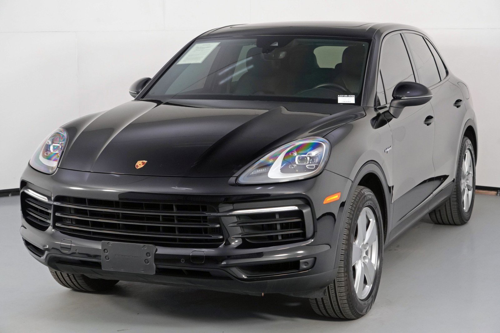 Used 2020 Porsche Cayenne E-Hybrid w/ Premium Package image 48