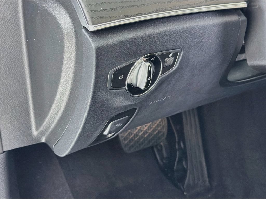 Used 2023 Mercedes-Benz E 350 4MATIC Sedan image 10