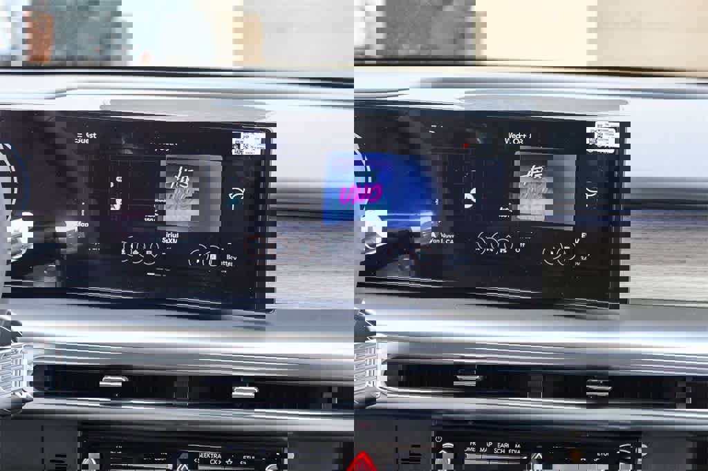 New 2026 Hyundai Ioniq 9 SEL w/ Tow & Go Package image 16