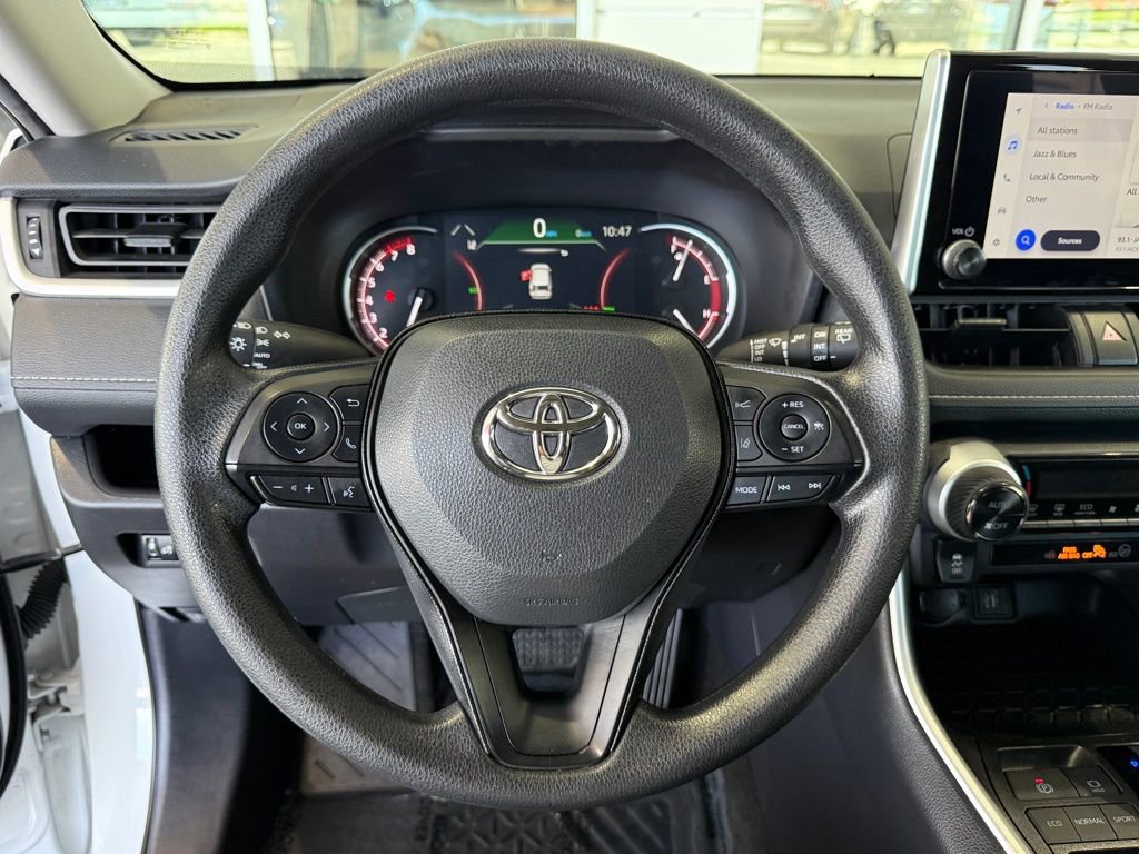 Certified 2025 Toyota RAV4 XLE FWD image 24