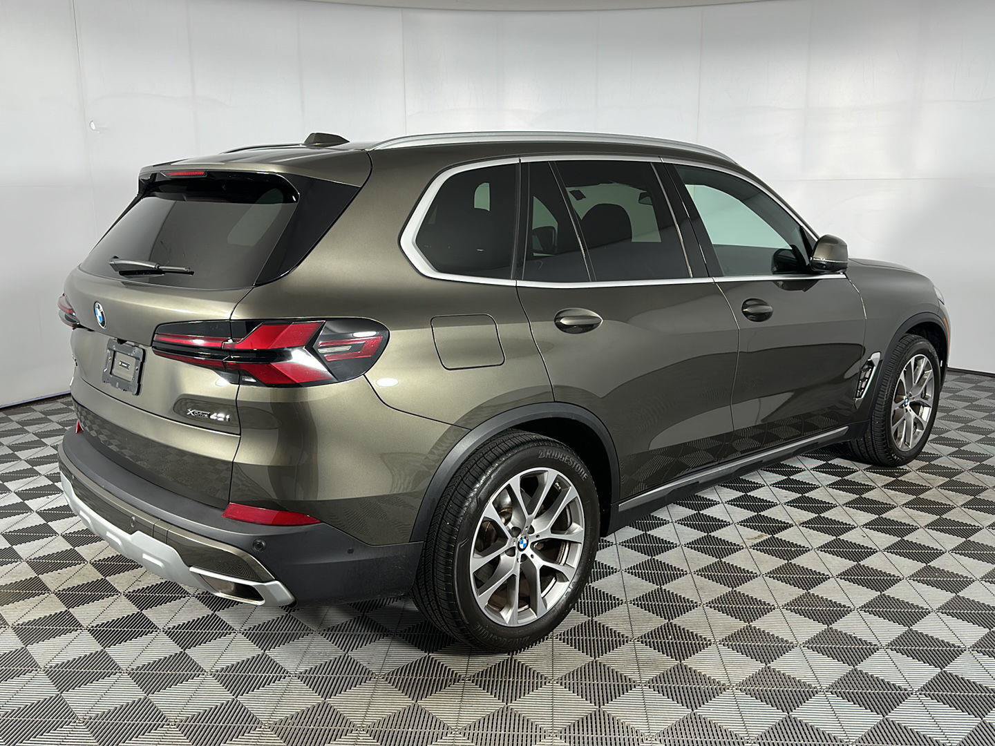 Used 2024 BMW X5 xDrive40i w/ Premium Package AWD/4WD image 30