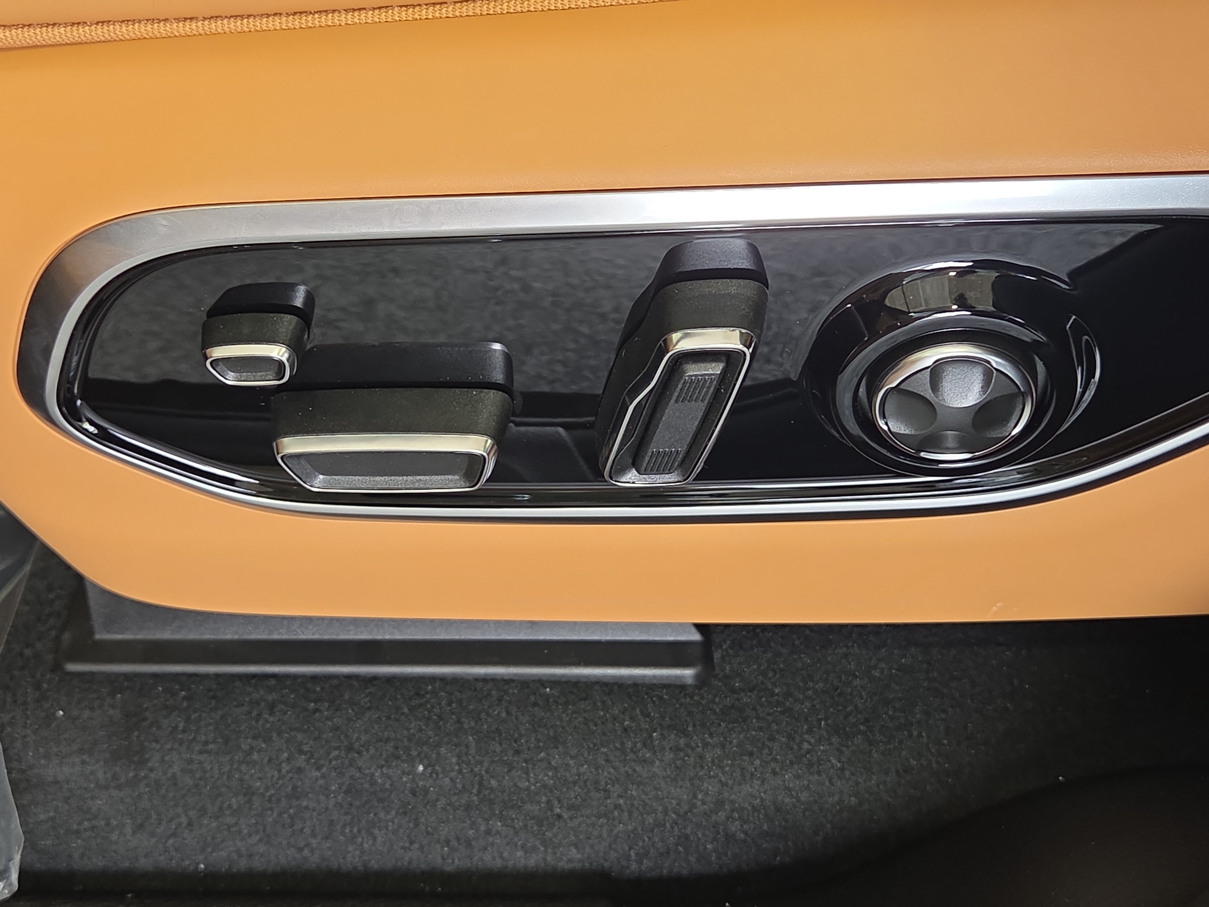New 2025 Jeep Grand Cherokee L Summit AWD/4WD image 21