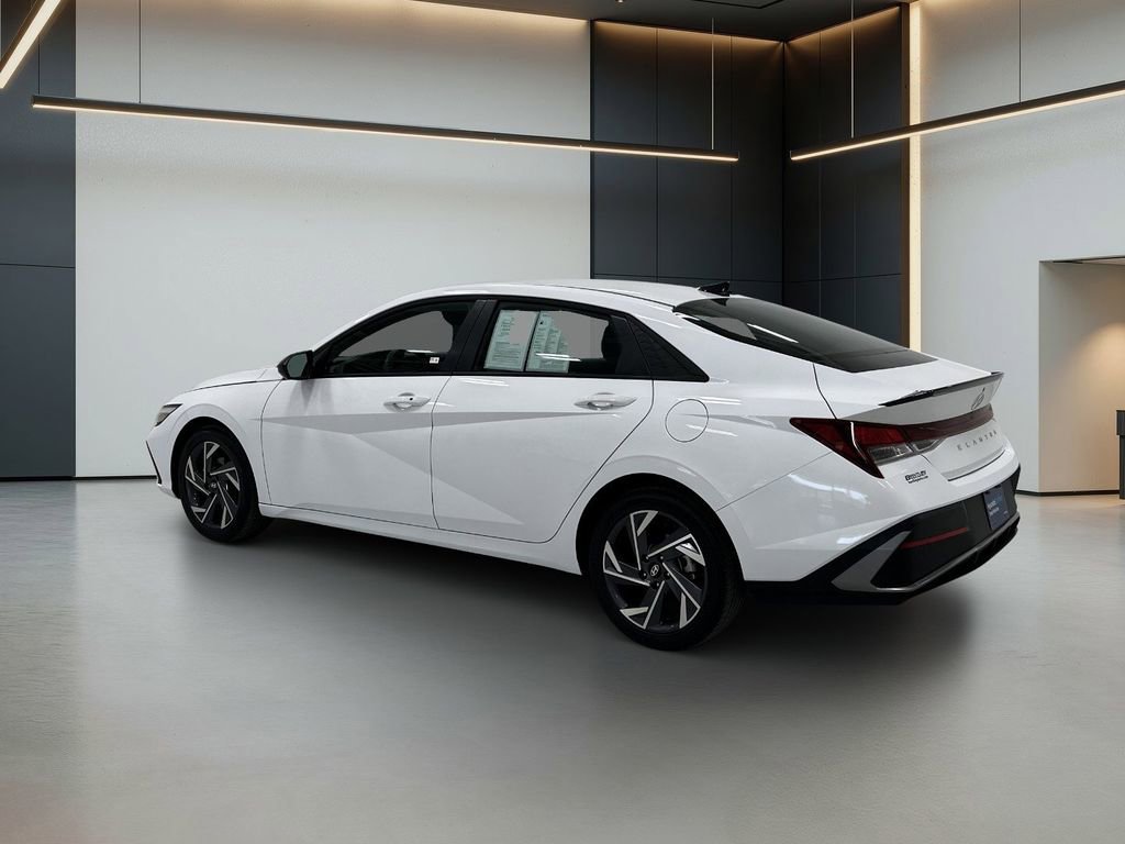 Certified 2025 Hyundai Elantra Sport image 3