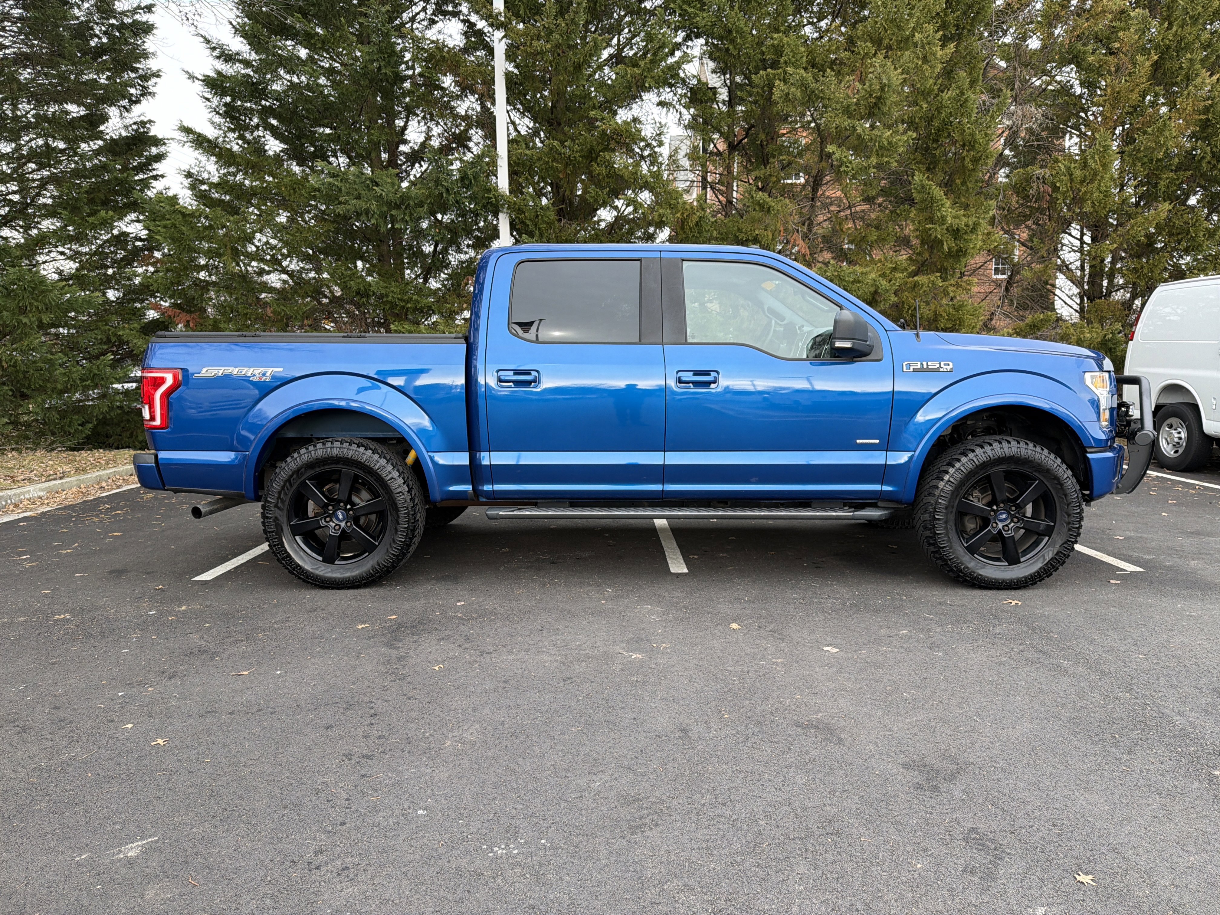 Used 2017 Ford F150 XLT w/ Equipment Group 302A Luxury image 11