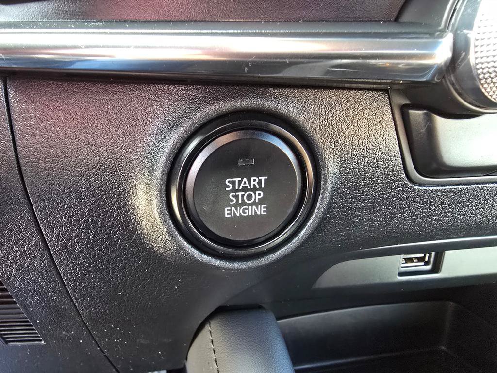 Used 2019 MAZDA MAZDA3 AWD Hatchback w/ Preferred Pkg image 17