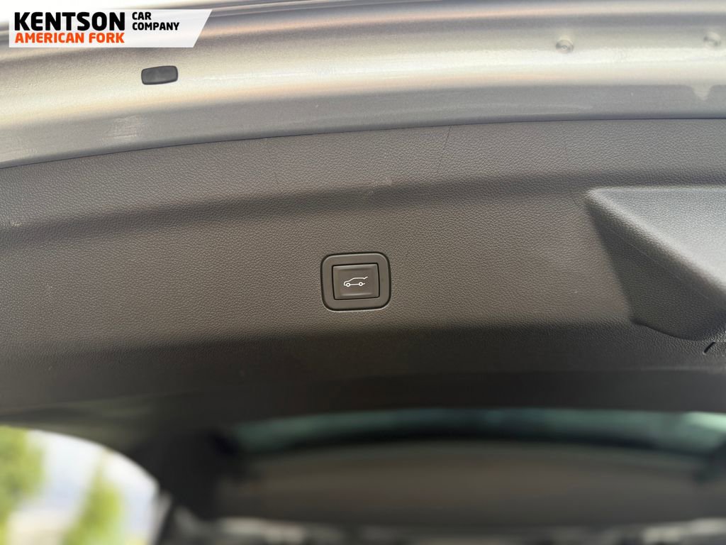 Used 2025 Chevrolet Suburban Z71 AWD/4WD image 41