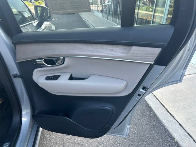 Certified 2025 Volvo XC90 B5 Plus AWD/4WD image 12