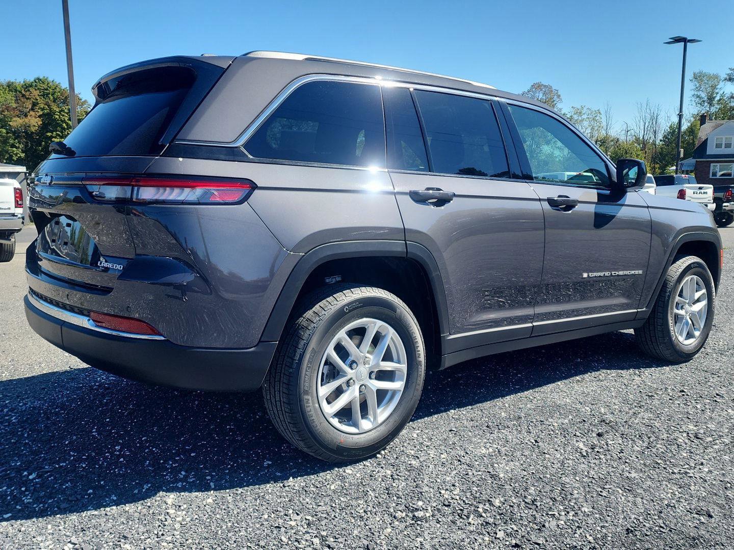 New 2025 Jeep Grand Cherokee Laredo X image 5