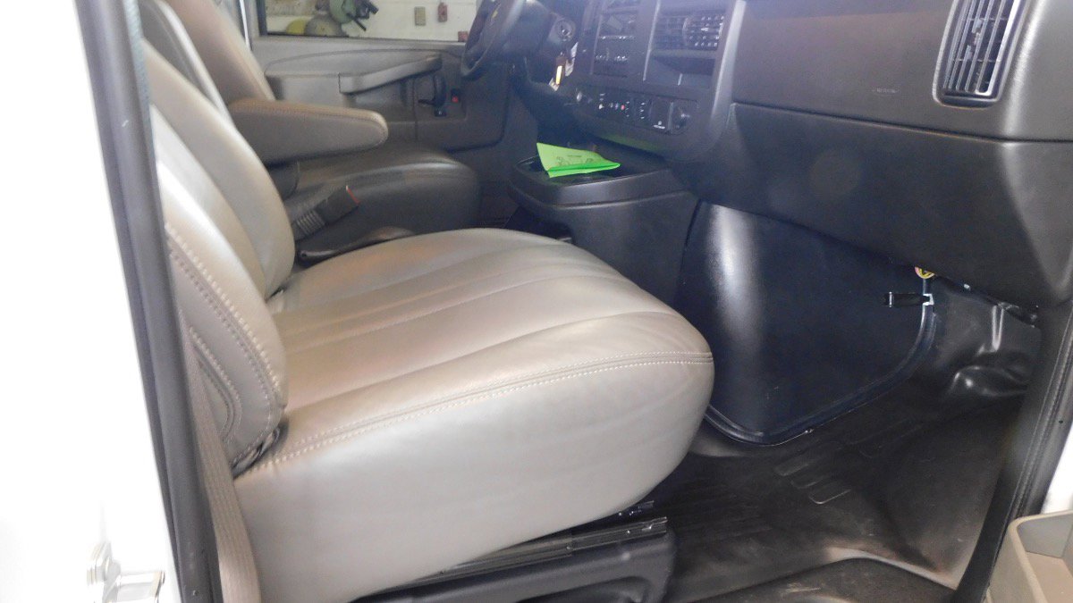 Used 2025 Chevrolet Express 2500 w/ Driver Convenience Package image 26