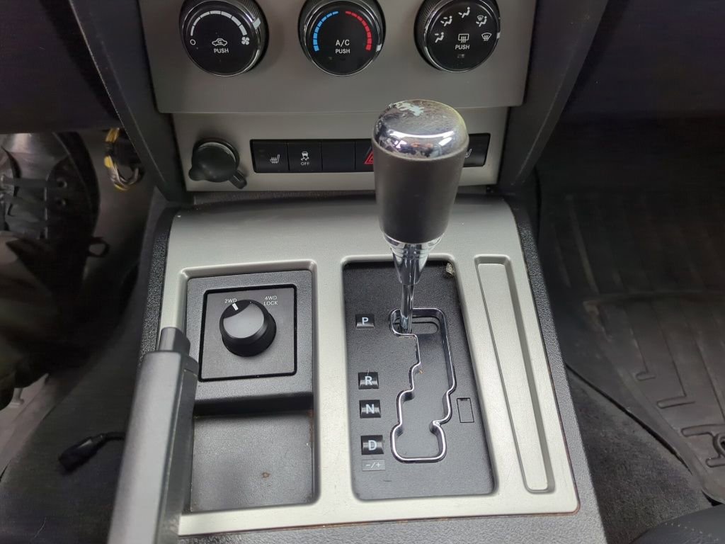 Used 2011 Dodge Nitro Heat image 17