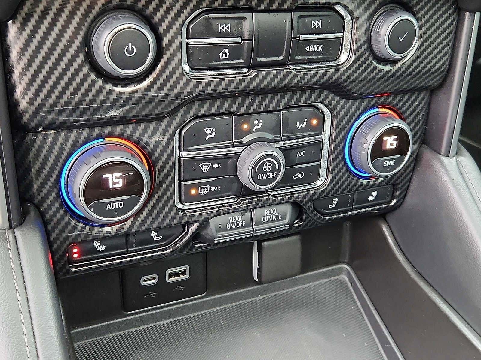 Used 2022 Chevrolet Tahoe LT w/ LT Signature Package image 27