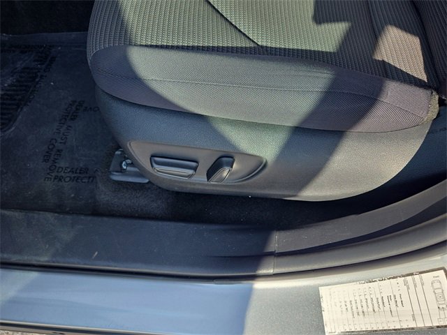 Used 2024 Toyota Highlander LE image 33