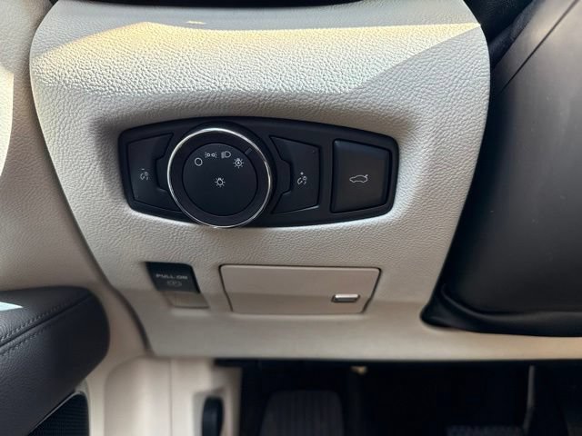 Used 2017 Lincoln Continental Select FWD image 21