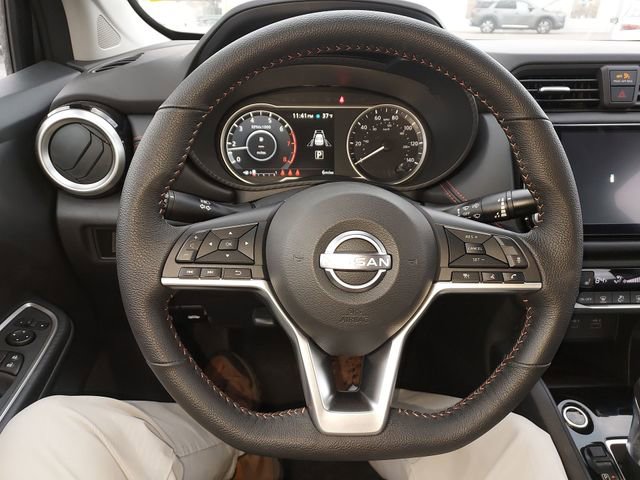 New 2025 Nissan Versa SR w/ Trunk Package FWD image 13