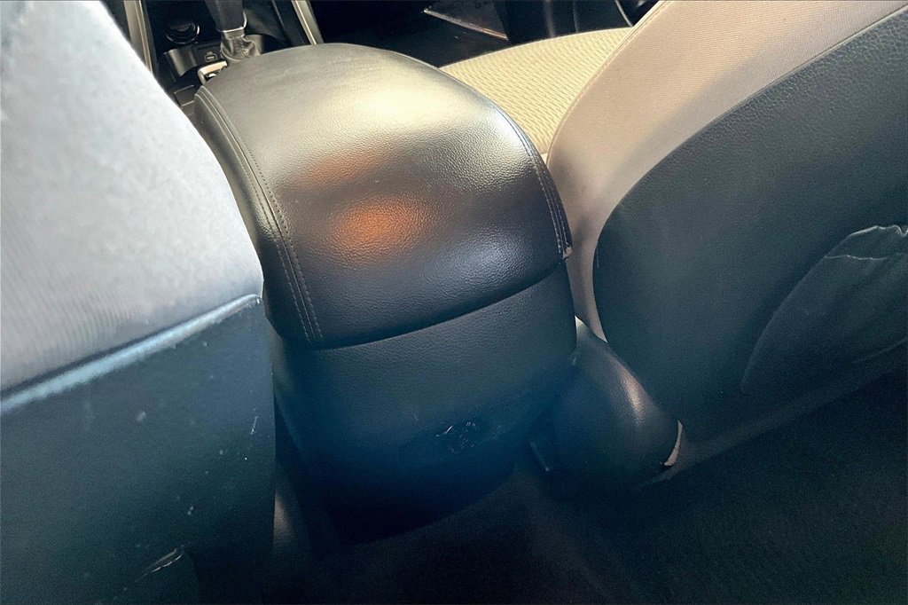 Used 2018 Hyundai Santa Fe SE w/ Cargo Package image 10