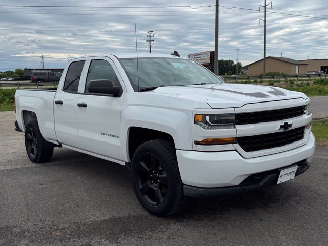 Used 2018 Chevrolet Silverado 1500 Custom w/ Custom Convenience Package AWD/4WD image 33