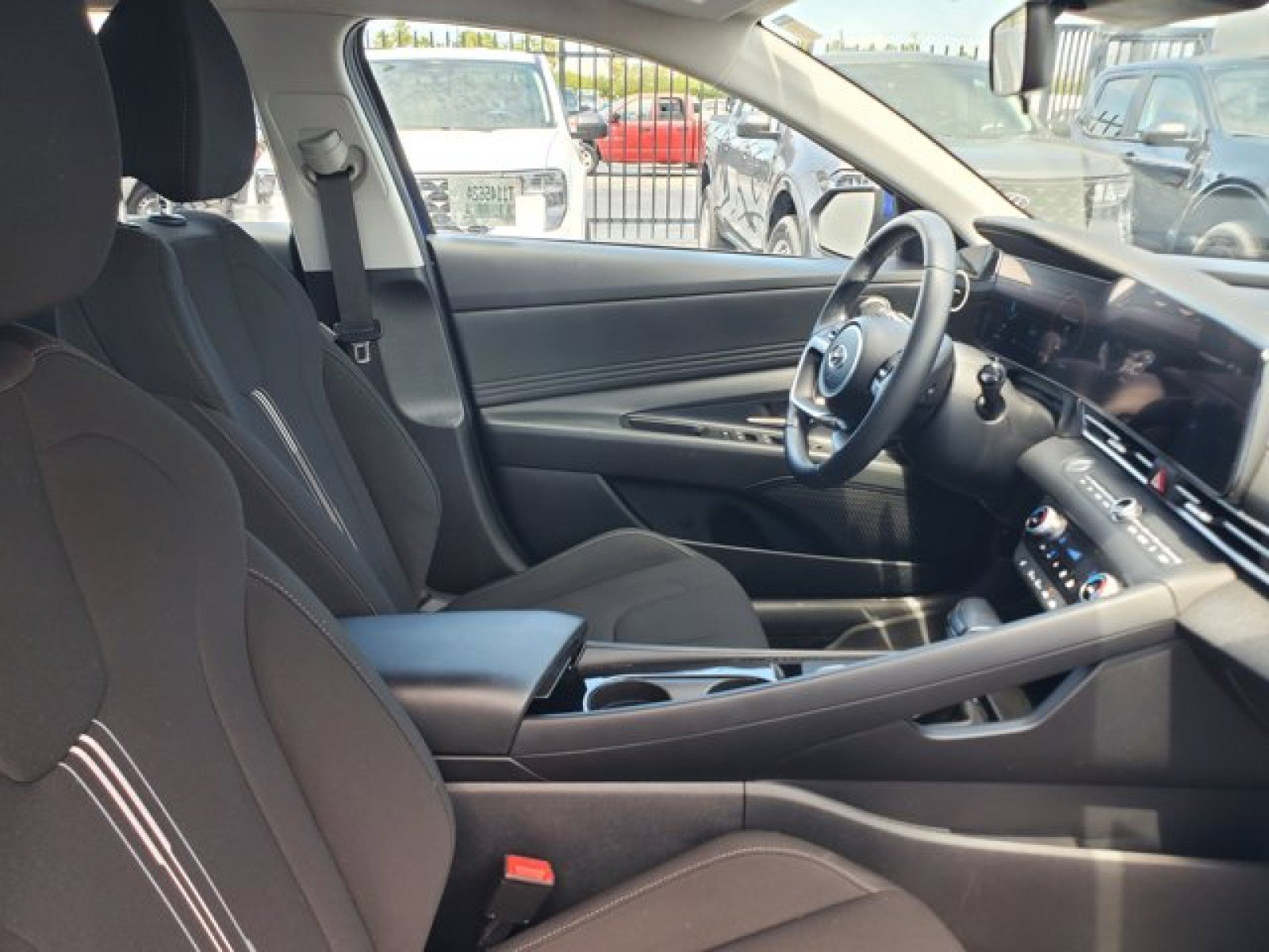 Used 2023 Hyundai Elantra SEL w/ Convenience Package FWD image 34