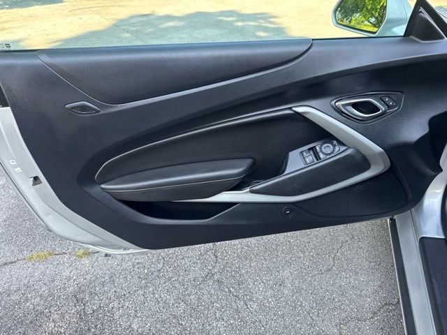 Used 2017 Chevrolet Camaro SS RWD image 13