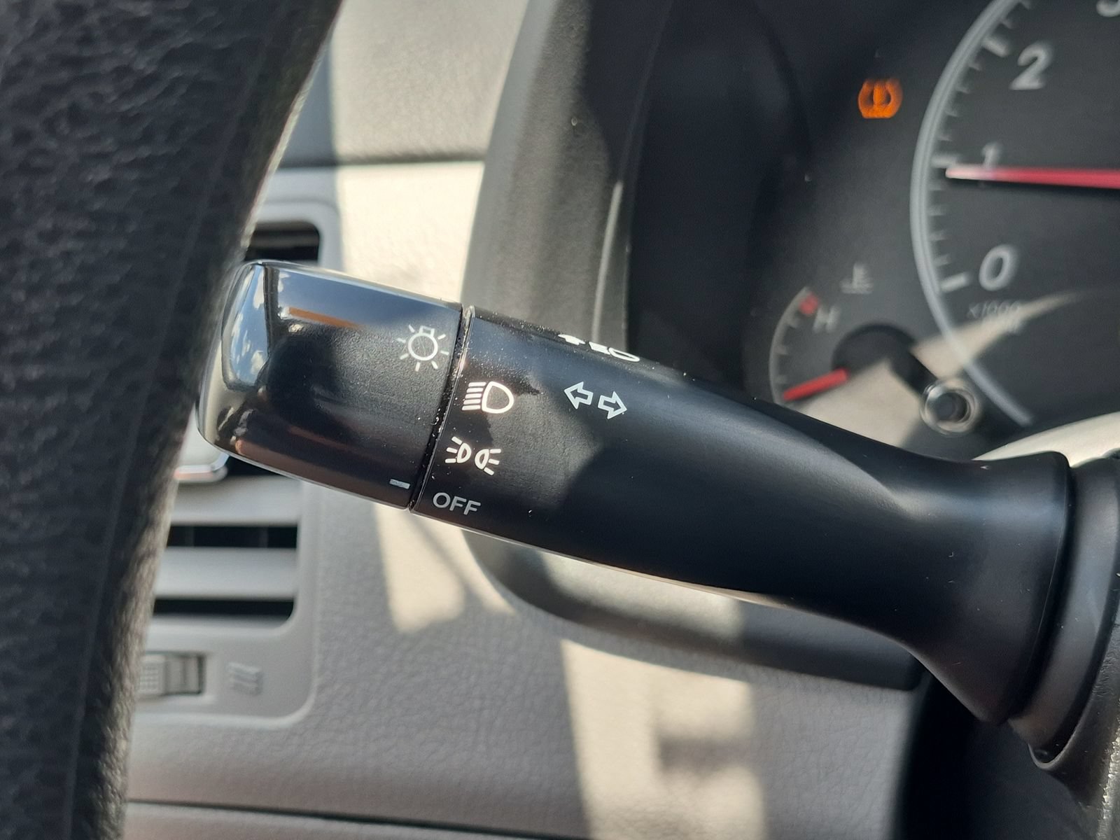 Used 2012 Toyota Corolla LE FWD image 10