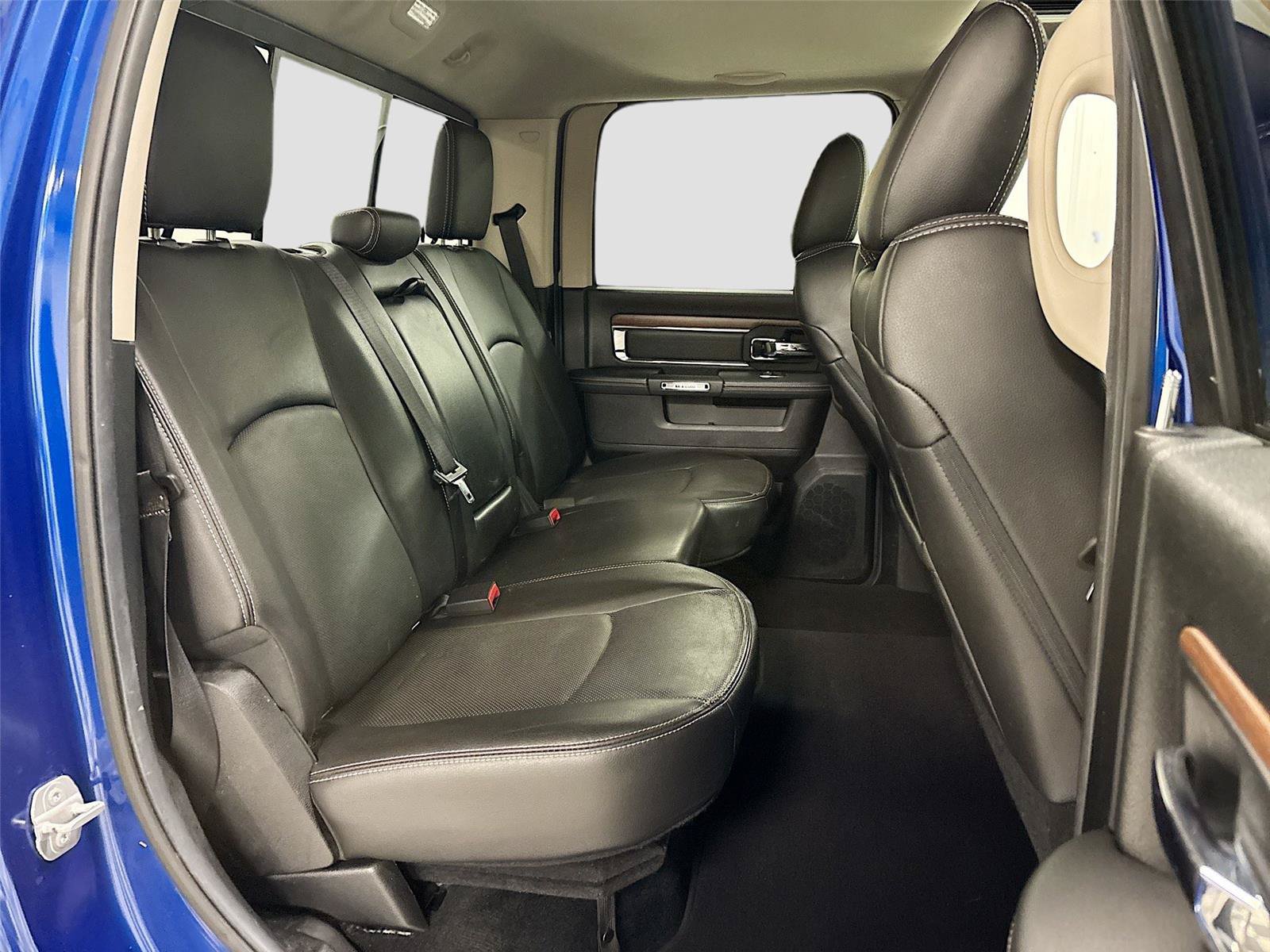 Used 2014 RAM 1500 Laramie w/ Convenience Group AWD/4WD image 28