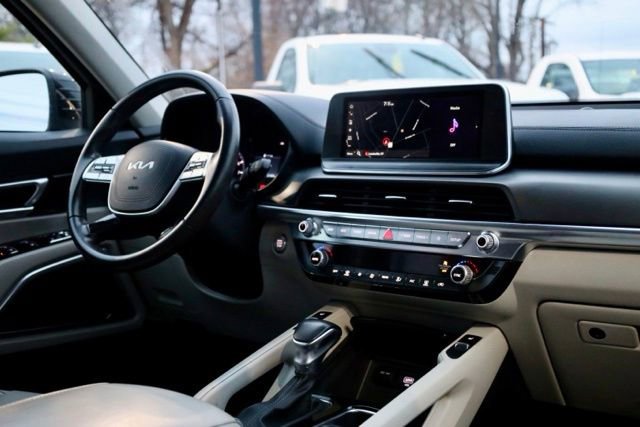 Used 2022 Kia Telluride S image 38