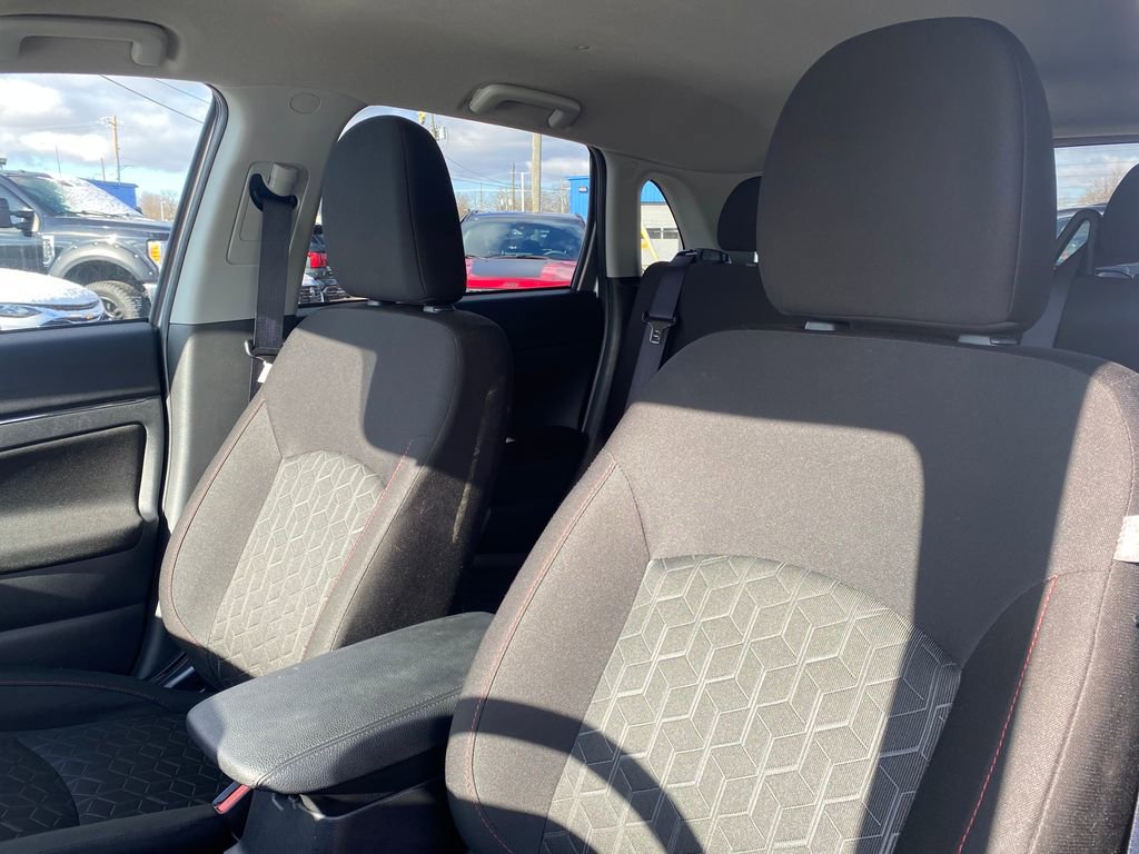 Used 2025 Mitsubishi Outlander Sport ES image 10