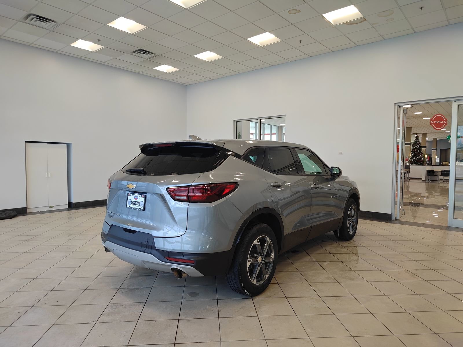 Used 2025 Chevrolet Blazer LT image 3