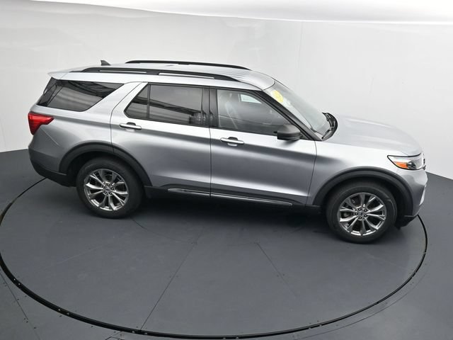 Certified 2022 Ford Explorer XLT w/ Equipment Group 202A AWD/4WD image 31