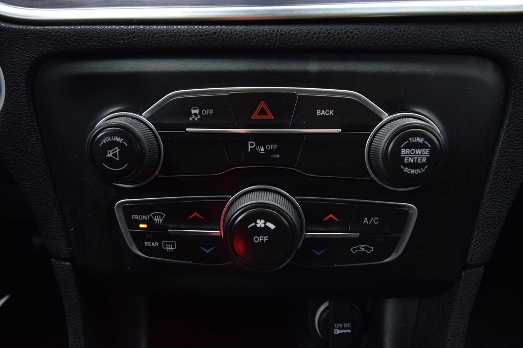 Used 2015 Dodge Charger SE w/ Popular Equipment Group image 24
