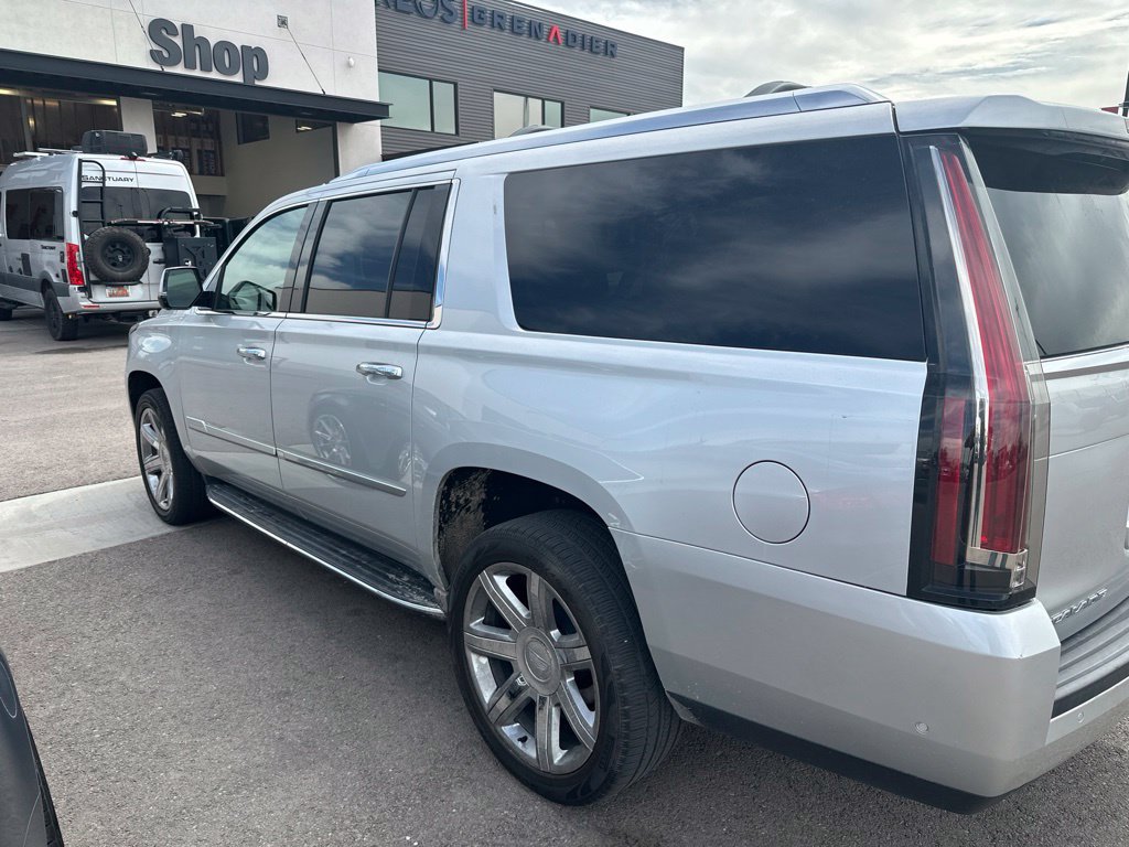 Used 2019 Cadillac Escalade ESV Premium Luxury AWD/4WD image 6
