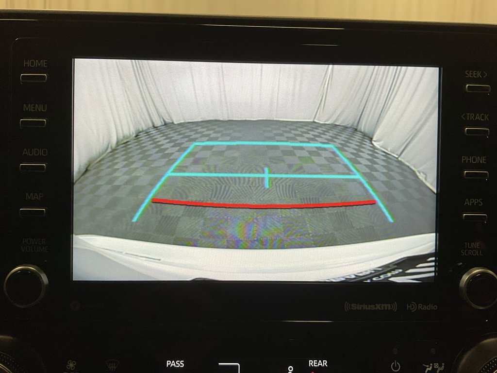 Used 2021 Toyota Highlander XLE image 20
