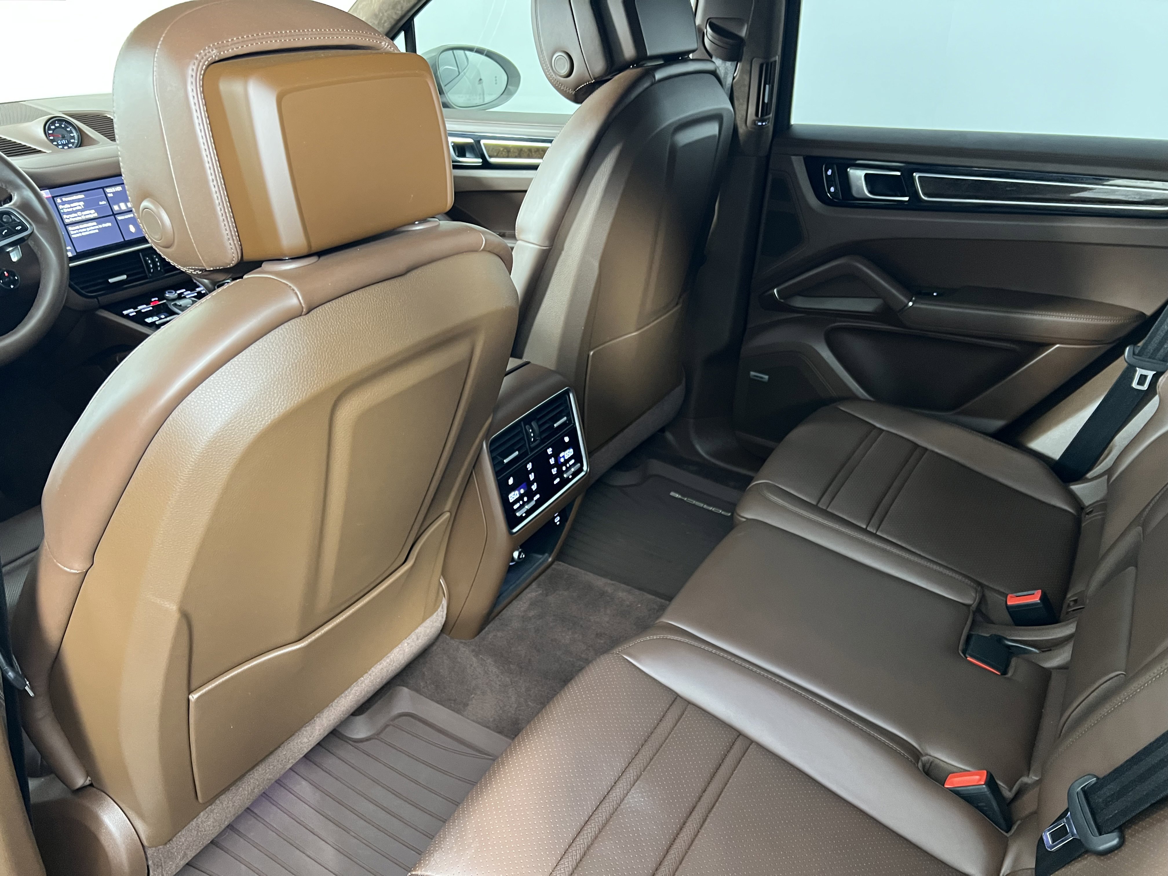 Used 2021 Porsche Cayenne GTS image 20