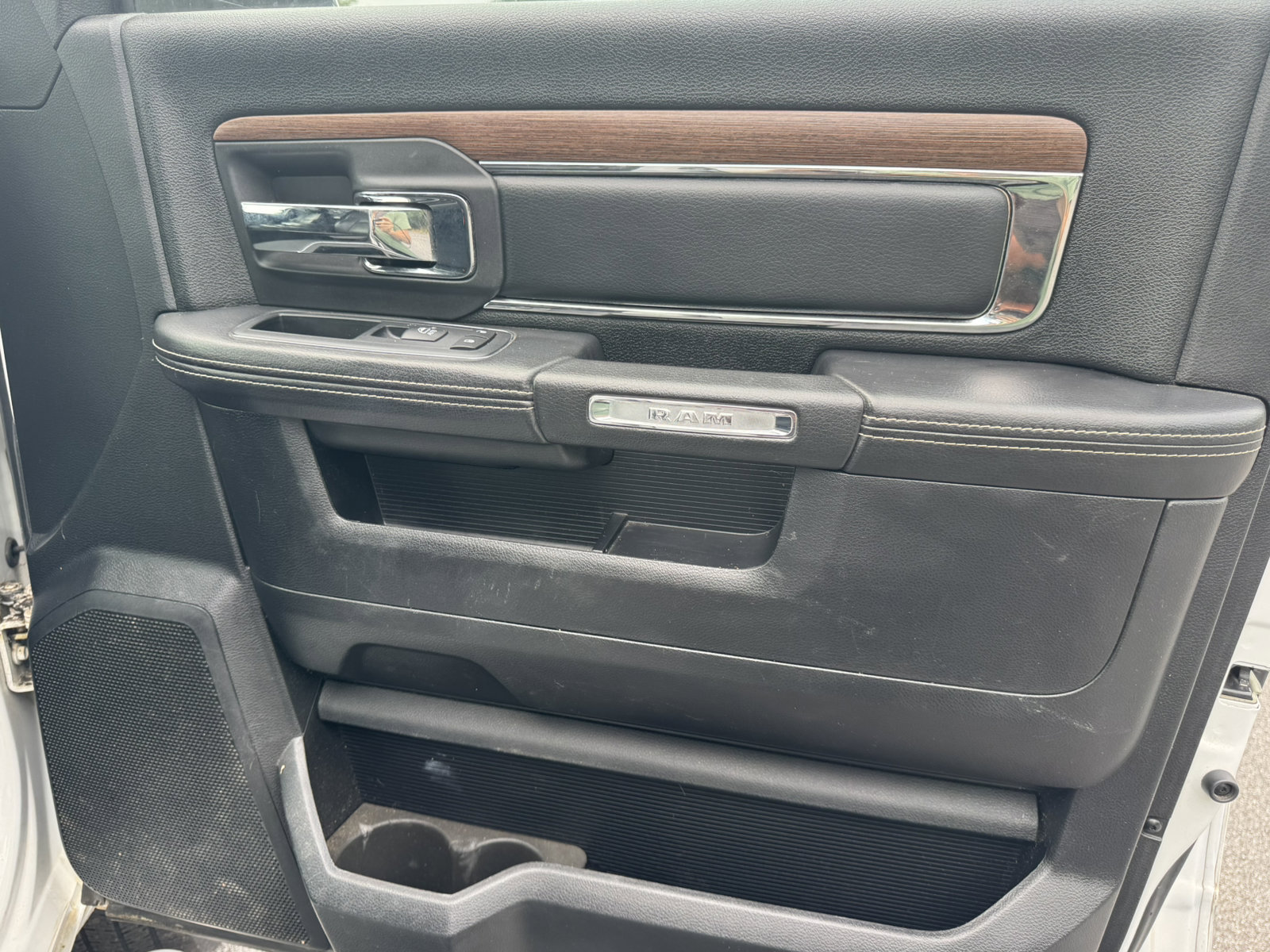 Used 2015 RAM 2500 Laramie AWD/4WD image 15