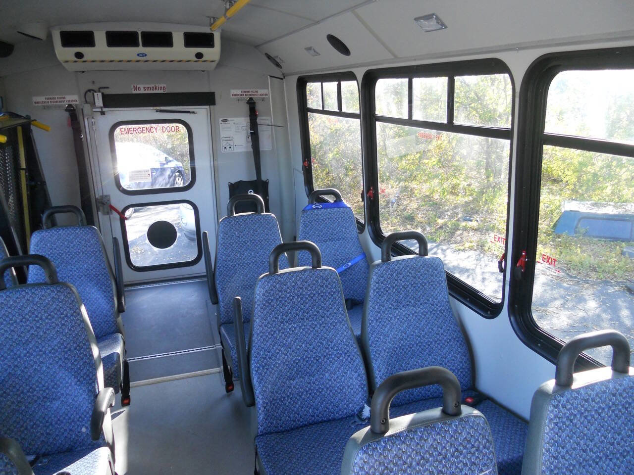 Used 2013 Ford E-450 and Econoline 450 Super Duty w/ Shuttle Bus Prep Pkg image 23