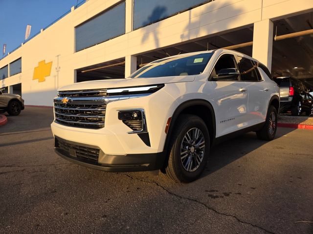 New 2026 Chevrolet Traverse LT w/ Driver Confidence Package FWD image 2