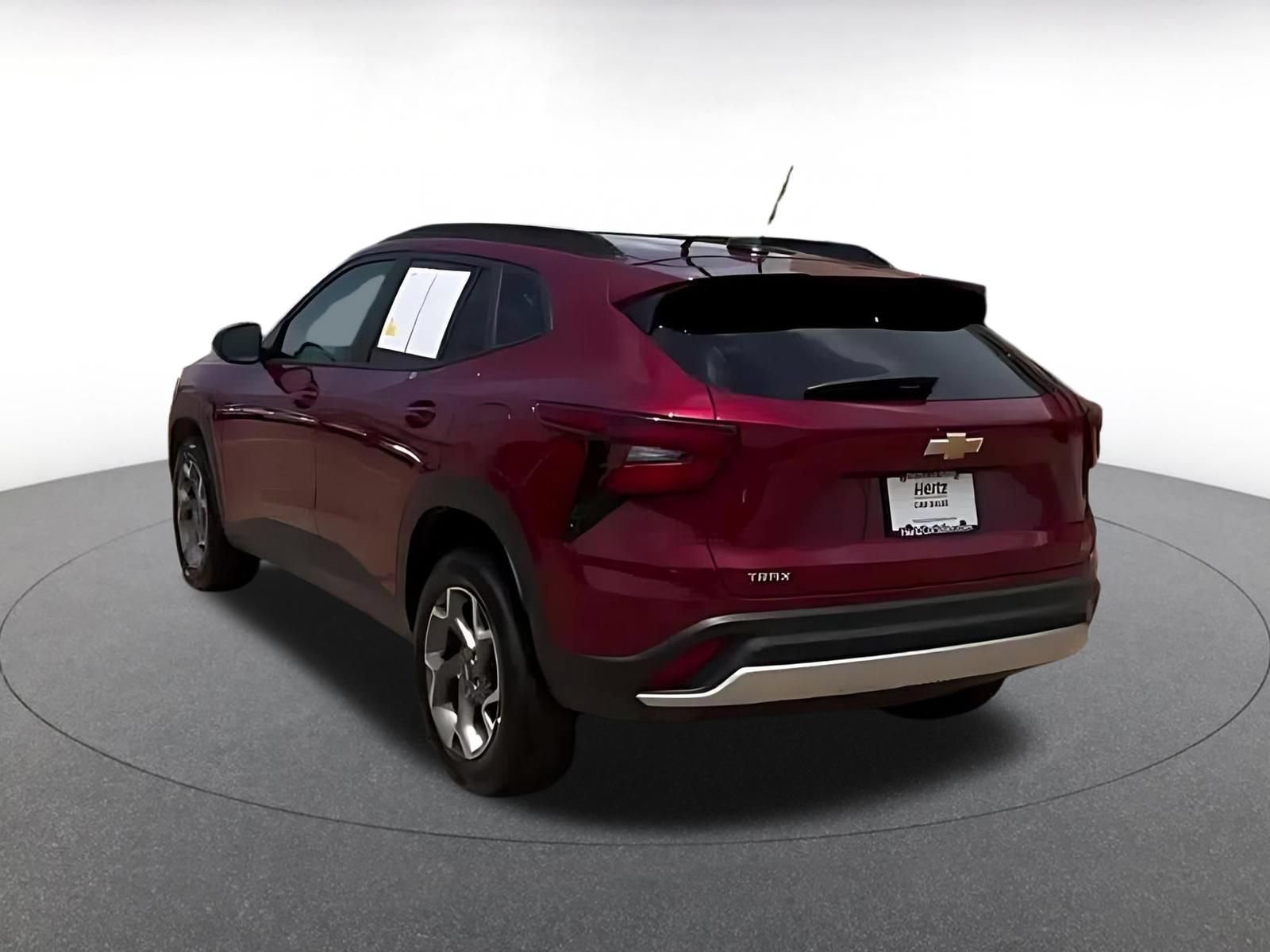 Used 2025 Chevrolet Trax LT w/ LT Convenience Package FWD image 8