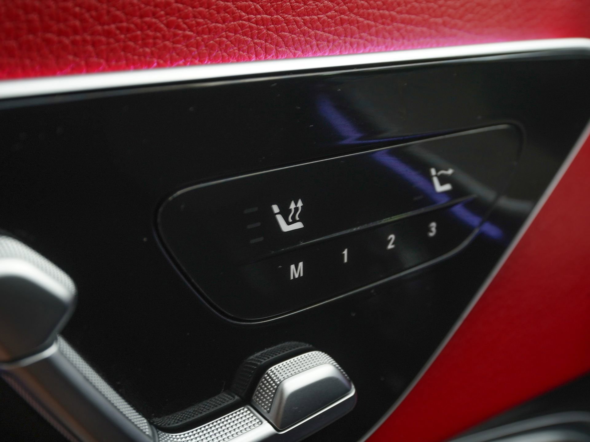 Used 2024 Mercedes-Benz CLE 300 4MATIC Cabriolet image 27