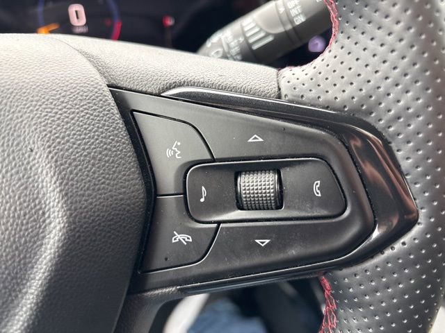Used 2024 Chevrolet Trax RS w/ Sunroof Package FWD image 19