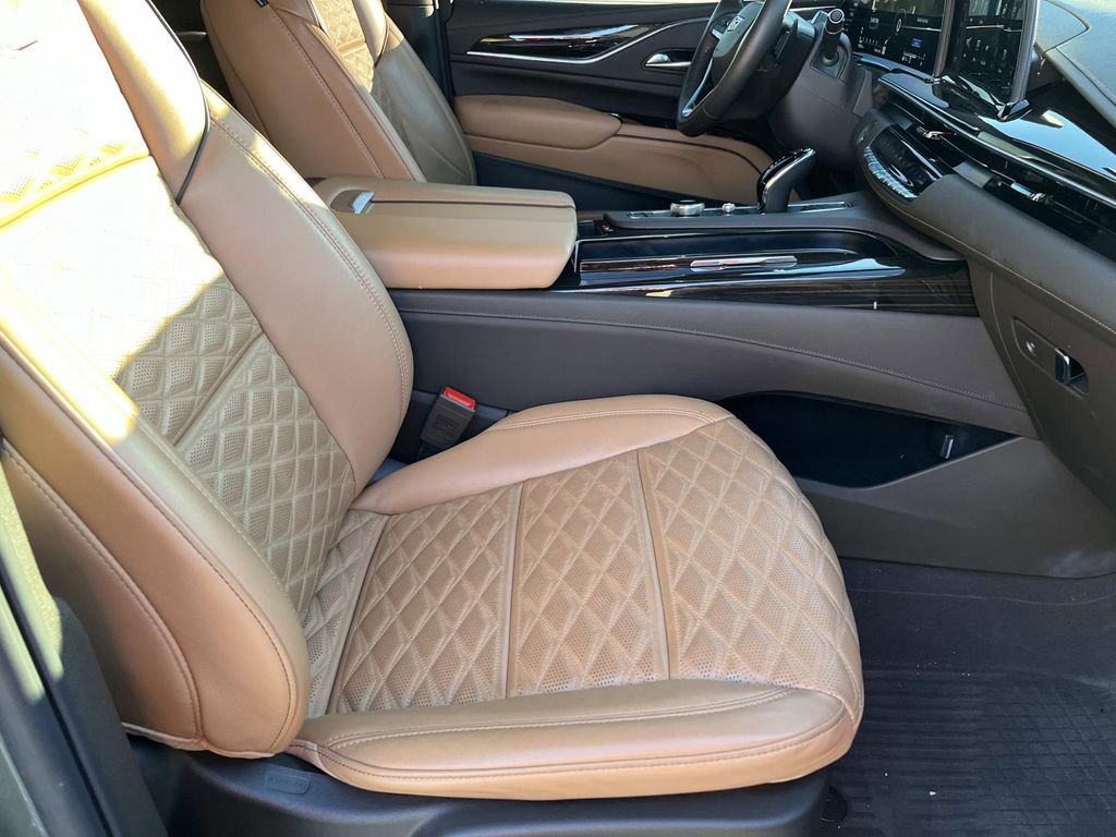 Certified 2024 Cadillac Escalade Premium Luxury image 24