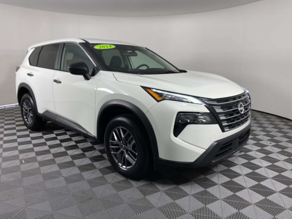 Used 2024 Nissan Rogue S AWD/4WD image 1