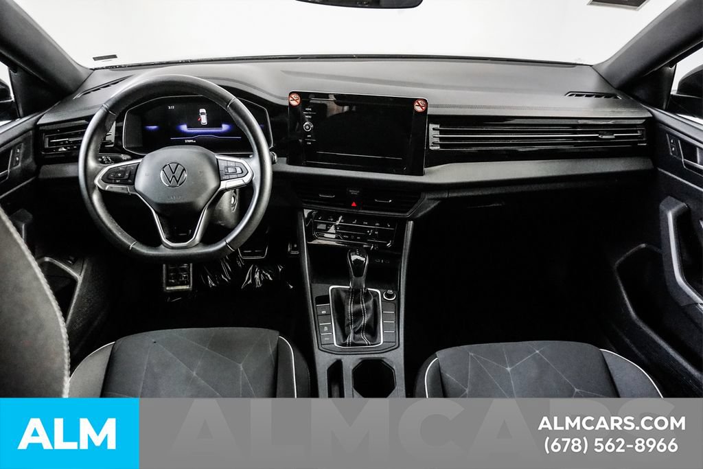 Used 2025 Volkswagen Jetta Sport FWD image 17